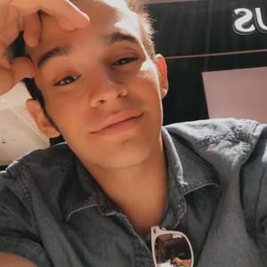 Meet your Posher, Blake